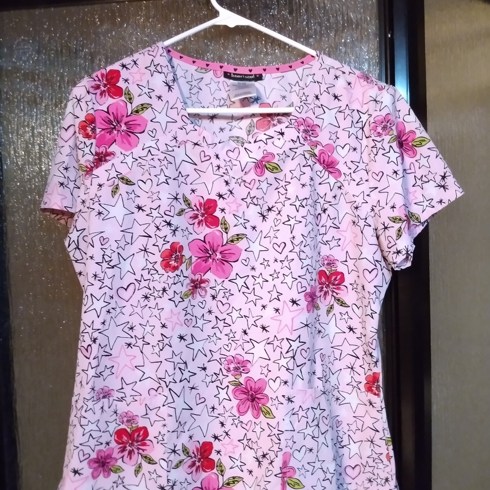 Heart soul scrub top large